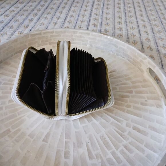 Women's RFID Wallets in RED and BROWN - Picture 15 of 15